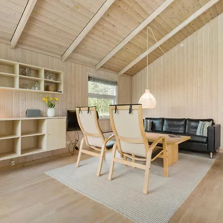 3 Bedroom Gorgeous In Prázdninový dům *